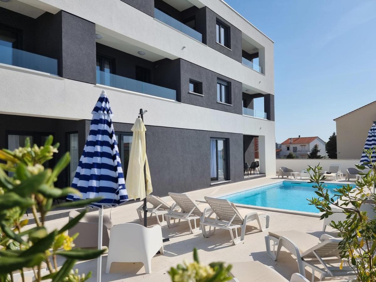 Villa SHARK Deluxe Novalja - B&B