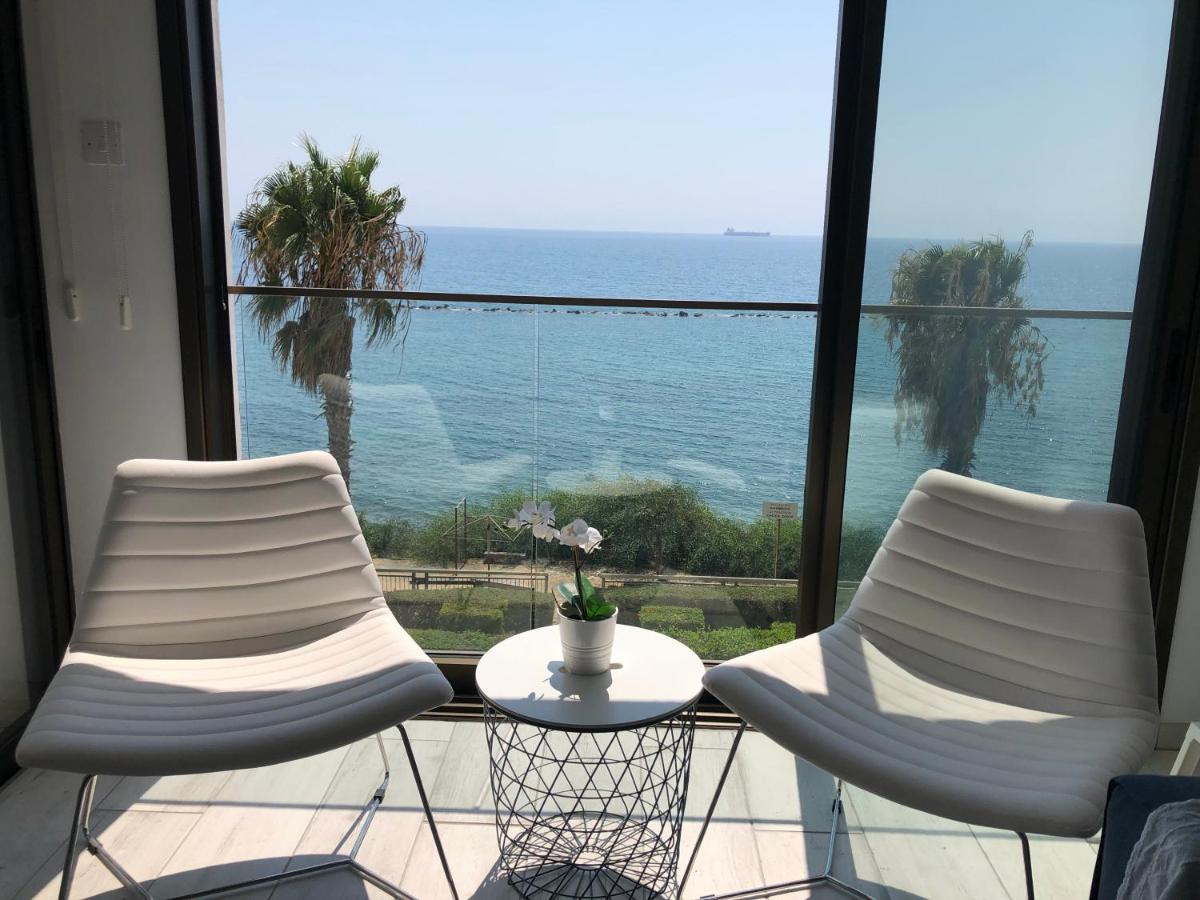 B&B Larnaca - Blue Escape (Beach Seafront) - Bed and Breakfast Larnaca