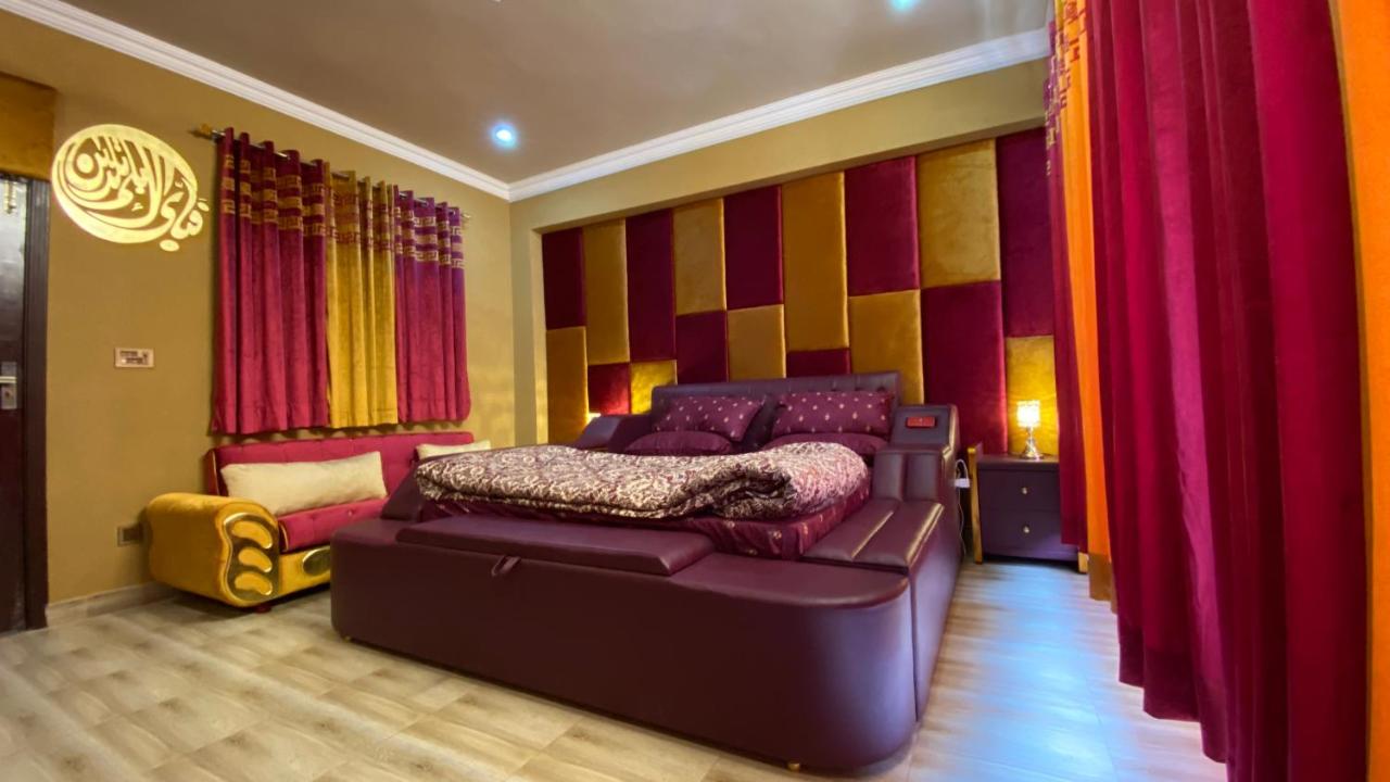 B&B Murree - ALI Luxury & Executive Apartment Near PC Bhurban - Accommodation for 6 to 8 People-Only Families & Married People - Free Breakfast & Full Services - Bed and Breakfast Murree