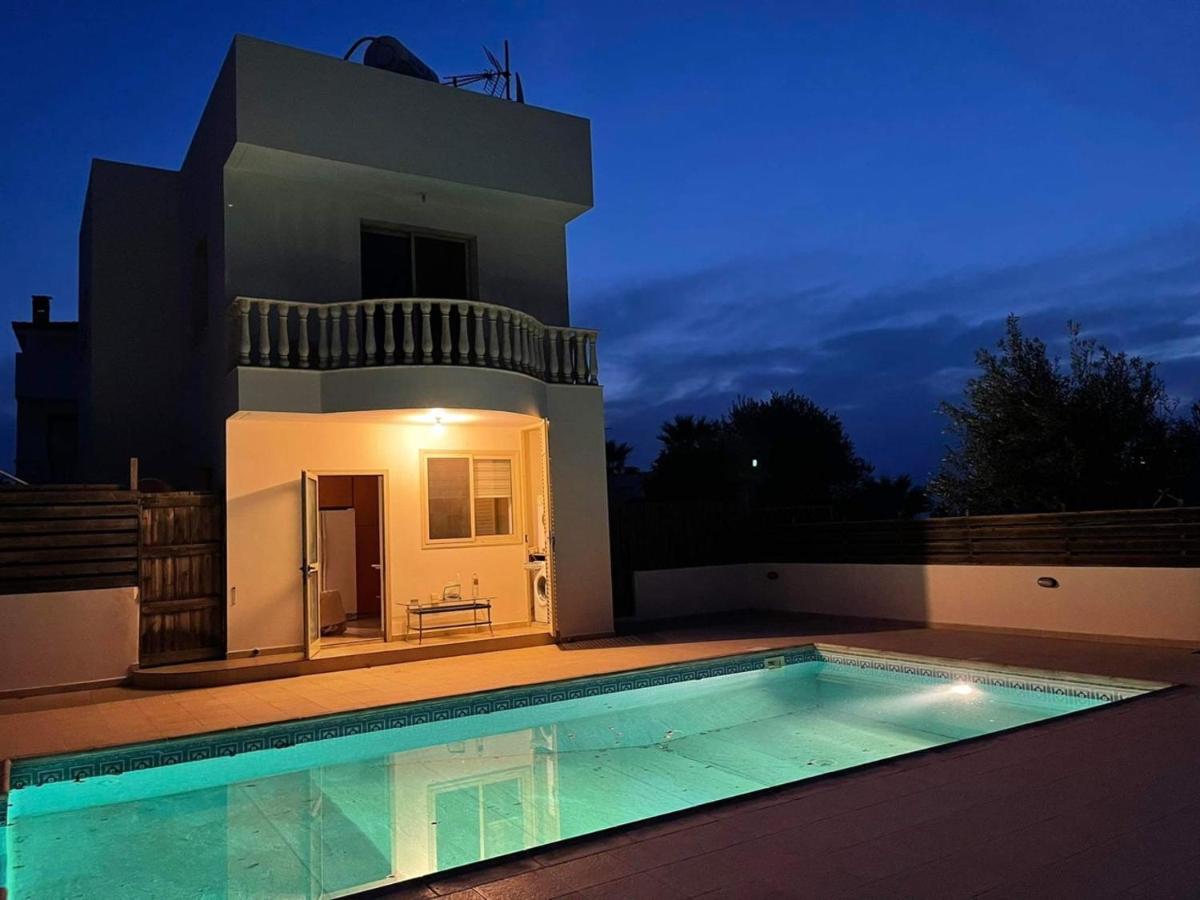 B&B Anaríta - 2-bedroom Villa with private pool in Anarita Paphos - Bed and Breakfast Anaríta