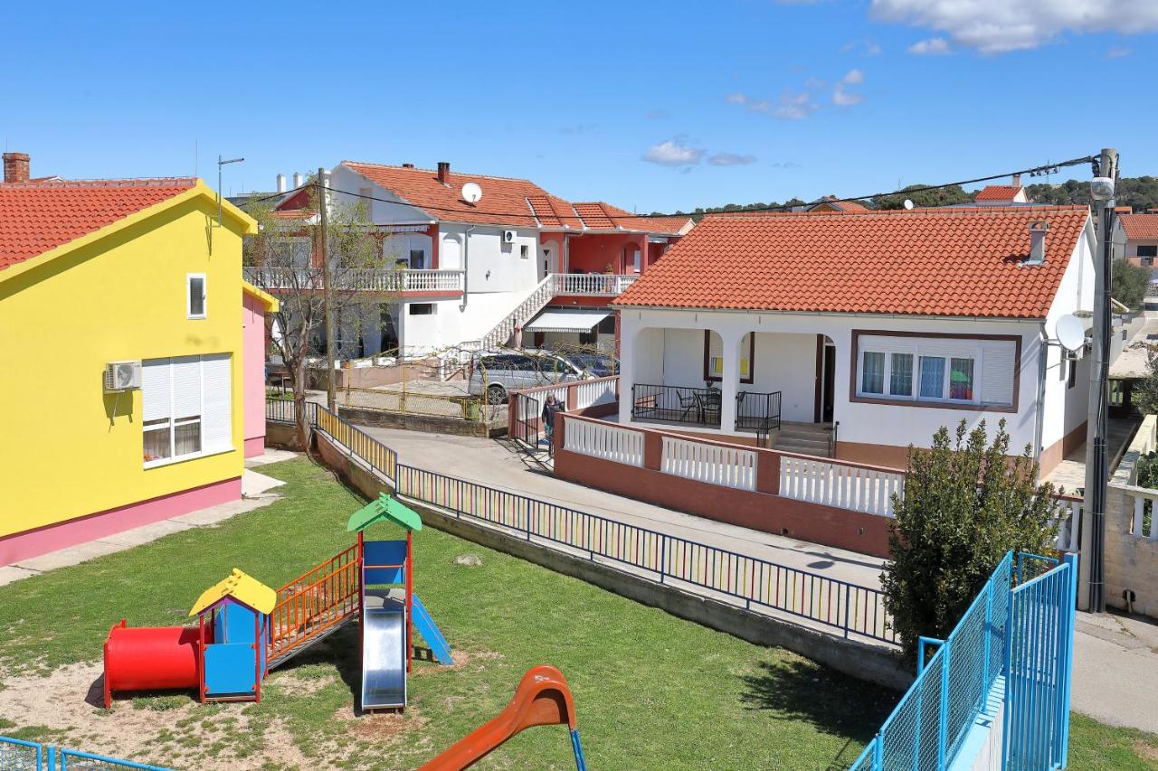 Apartments Ivana Bibinje - Chambres d’hôtes Bibinje