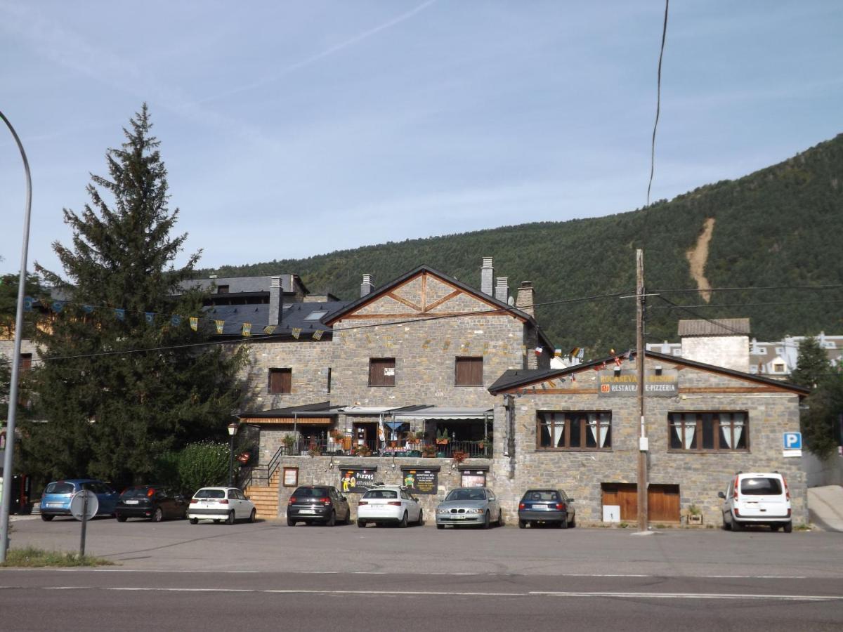 Roca Nevada Suites - Bed and Breakfast Villanúa