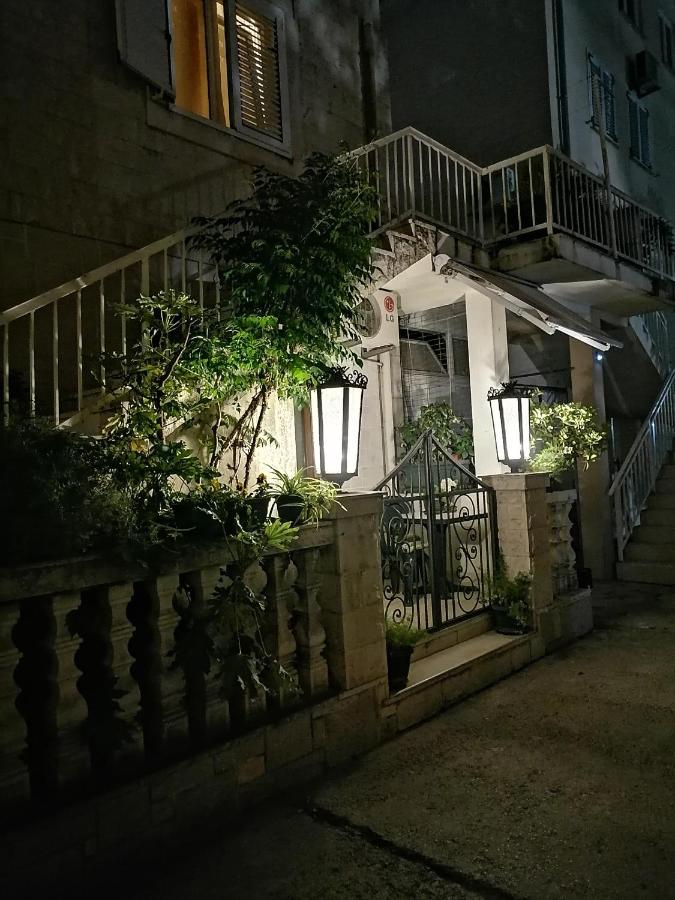Romana 1 - Bed and Breakfast Tivat
