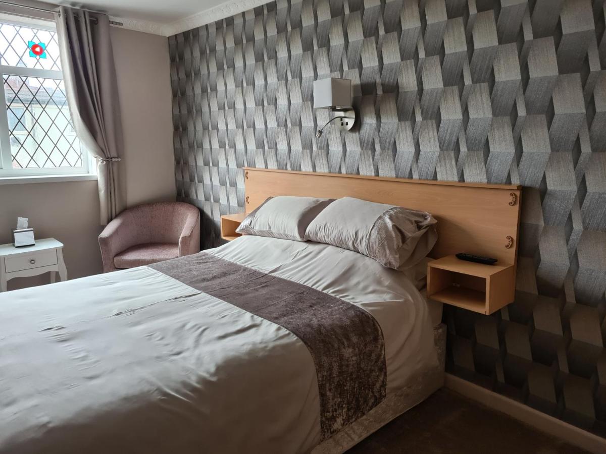 Double Room with Private External Bathroom