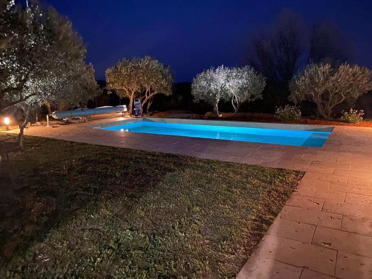 Dathona - Charmante maison avec piscine est jardin - B&B