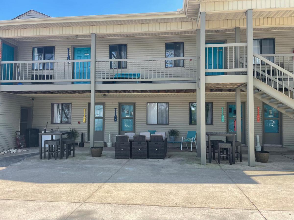 Lake Point Motel - B&B Marblehead