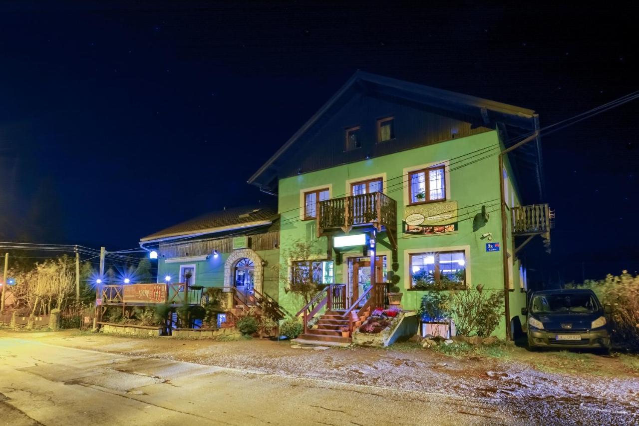 Zajazd Karłów Restauracja & Pokoje Gościnne - B&B