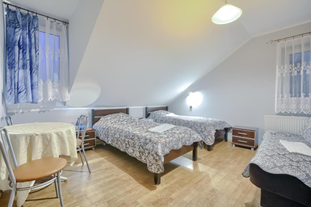 Vierbettzimmer mit Bad