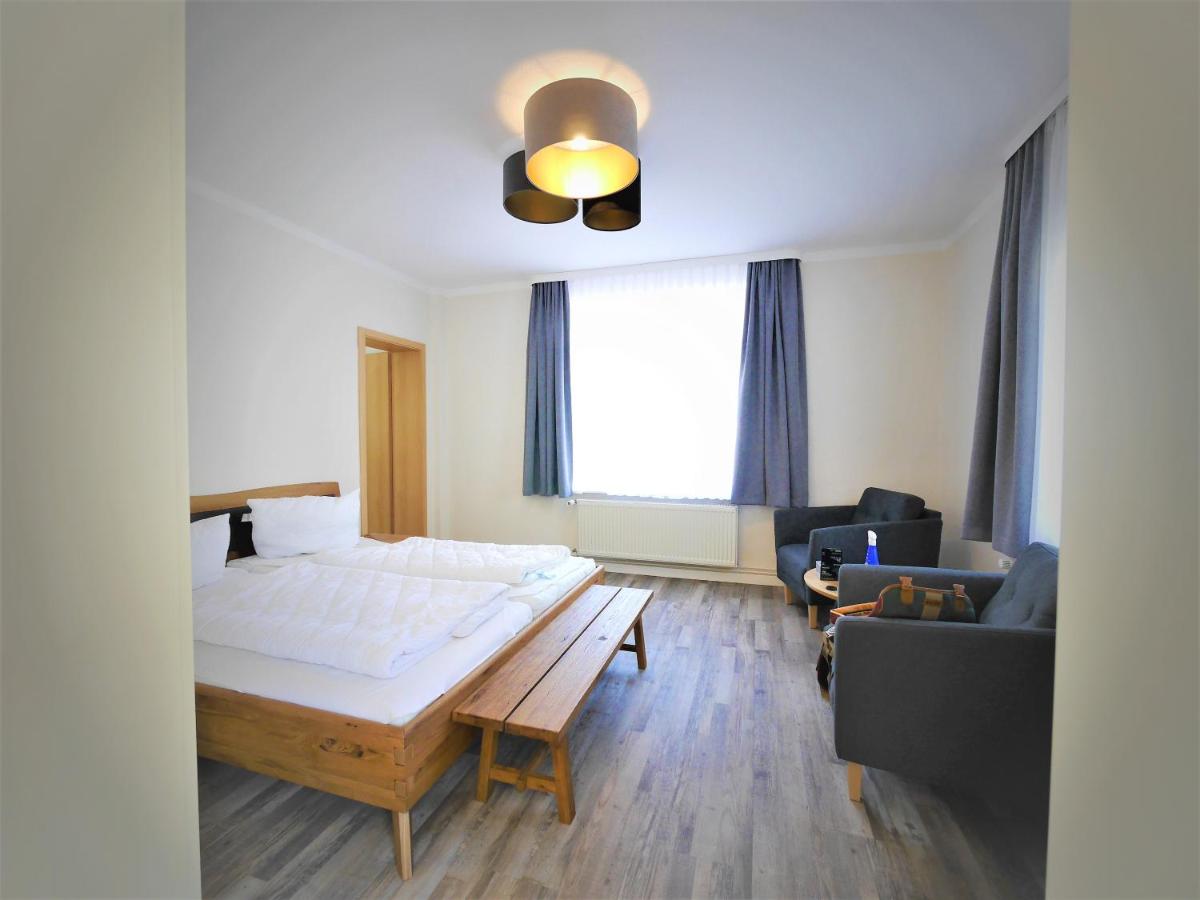 Apartment with Shower