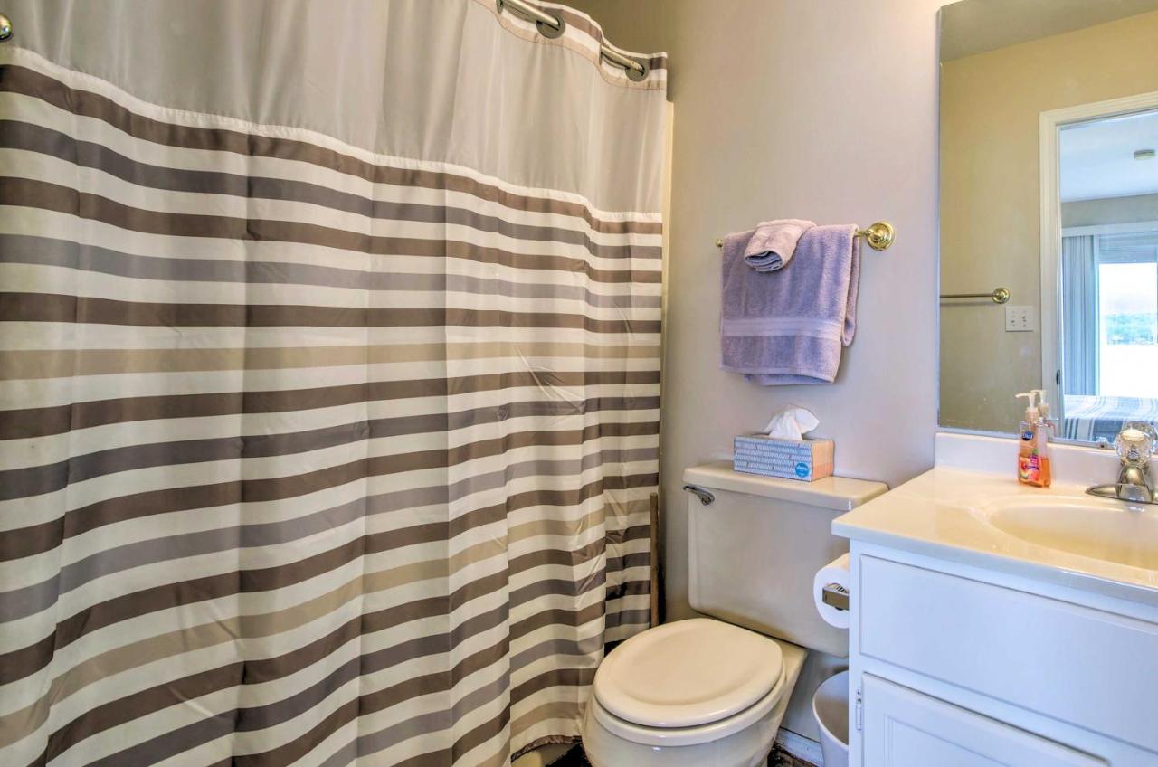 Pool Days and Water Fun Await Lake Ozark Escape! - B&B Lake Ozark