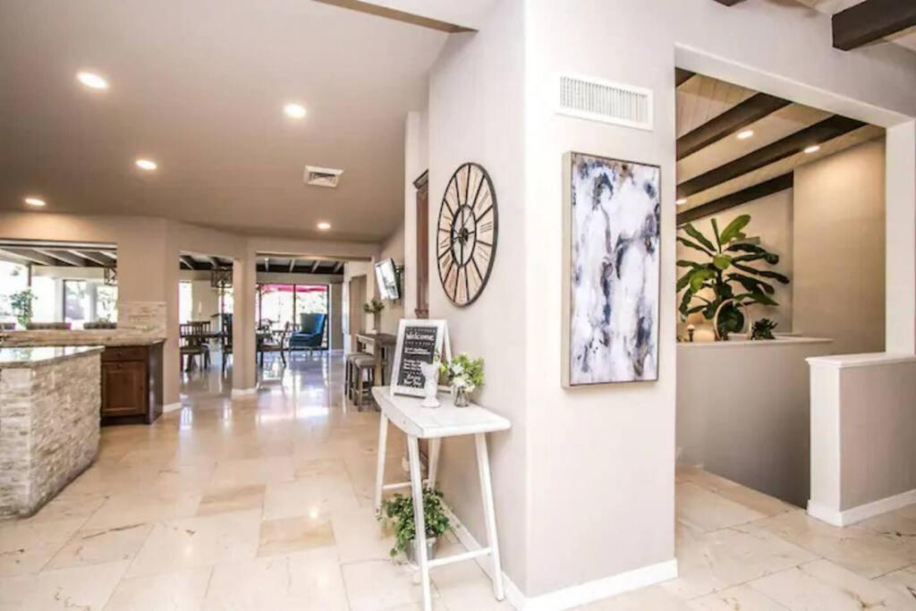 Best Location in Scottsdale, 8 Bedroom House, Heated Pool, Spa, Game room, BBQ, Putting Green - Ferienwohnung