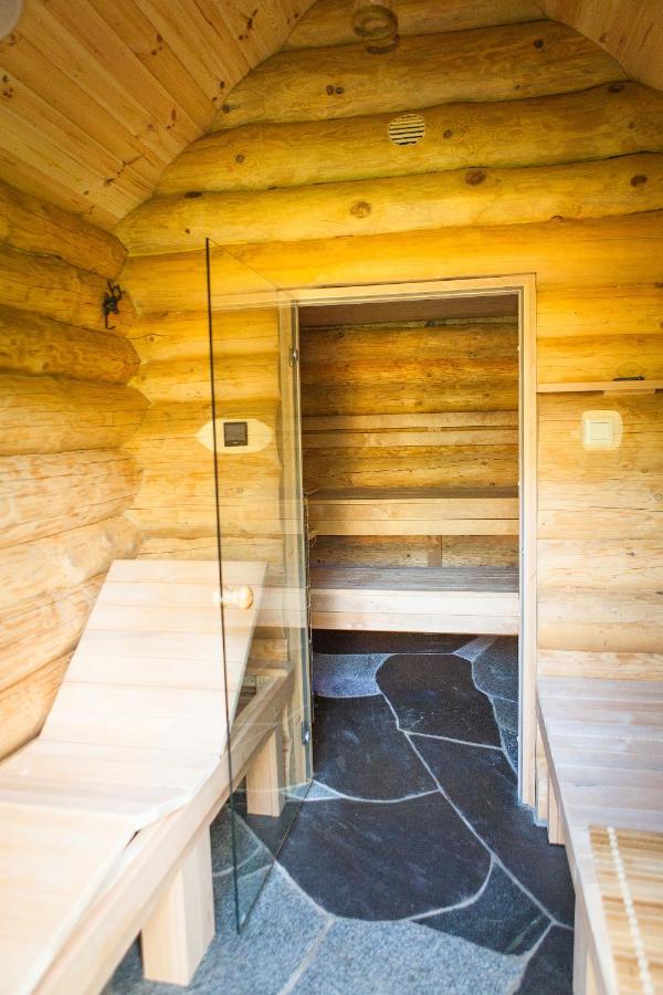 SASKI ZAKĄTEK, WAKACJE W BAJKOWYM DOMKU!!! MAZURY, SAUNA, JEZiORO, POMOST, - B&B