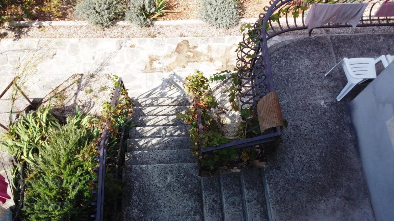 Apartmani Conar - B&B Veliki Drvenik