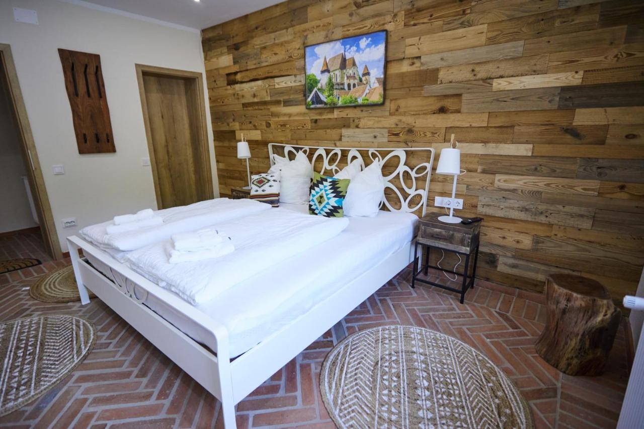 Triple Room with Pool View