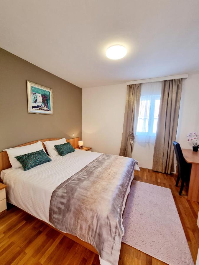 One Bedroom Apartment