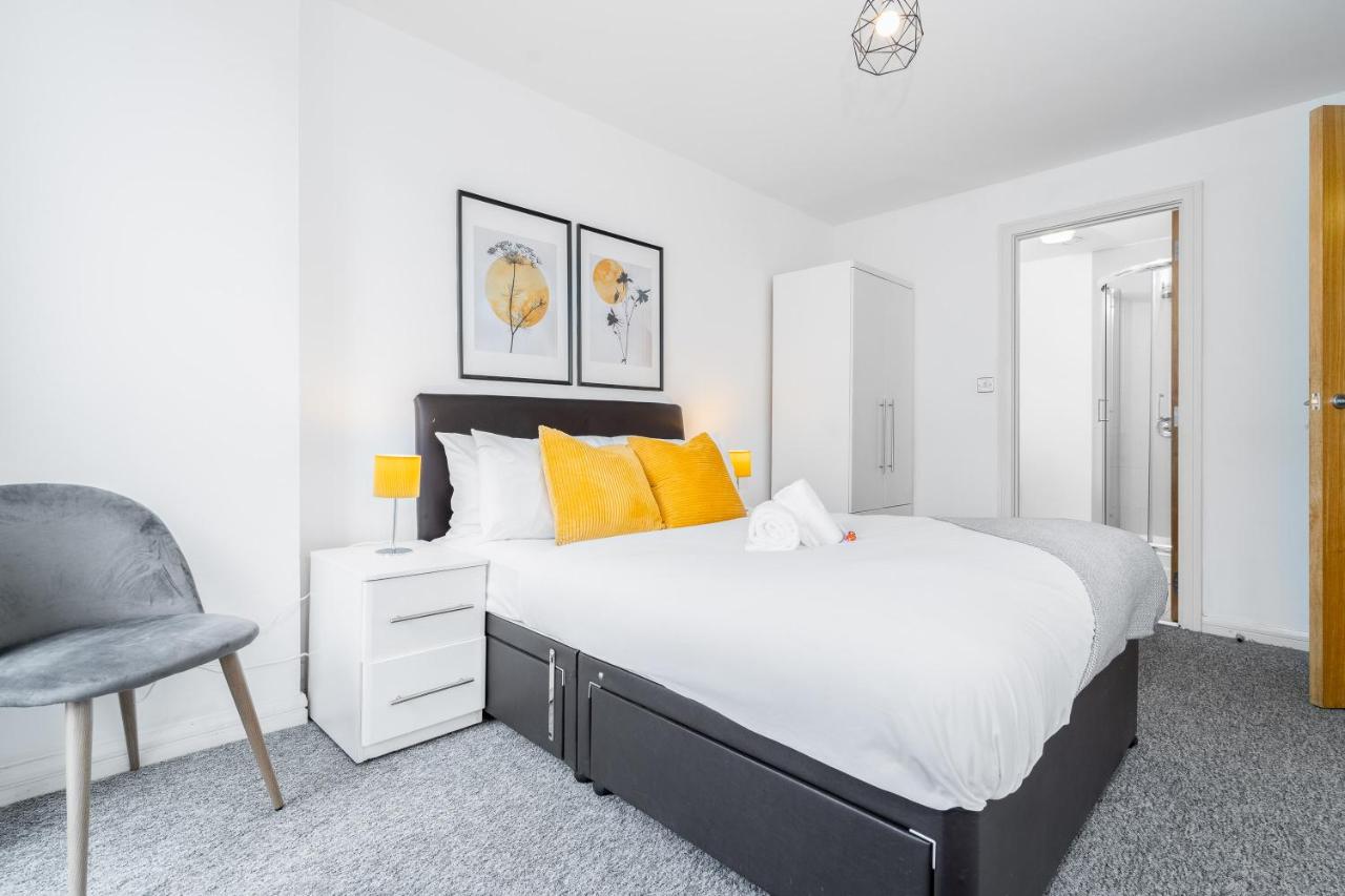 Exotic 2 Bedroom City Apartment - Free Parking - B&B