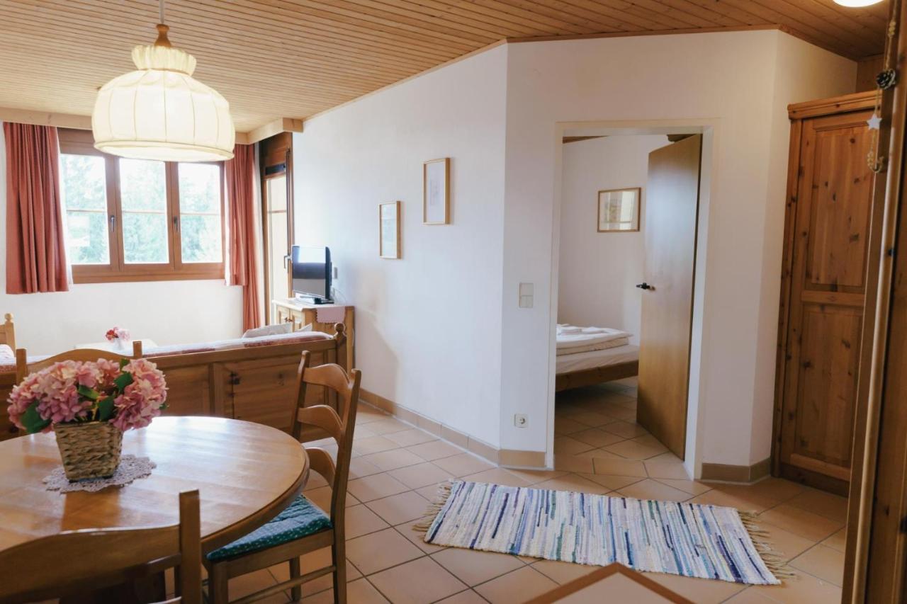One-Bedroom Apartment with Shower