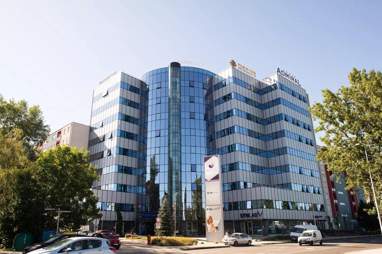 Large 75m2 Modern Apartment - Lake Jarun - B&B Zagreb