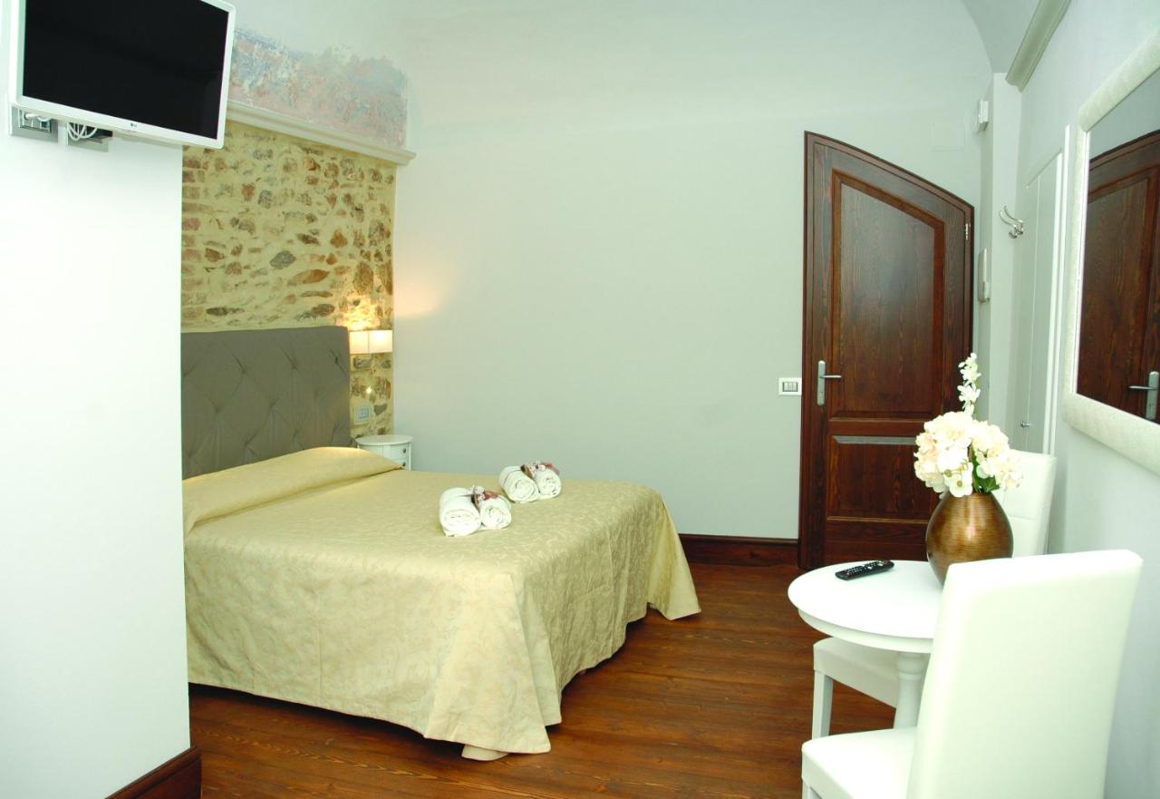 Camera Familiare con Bagno Privato