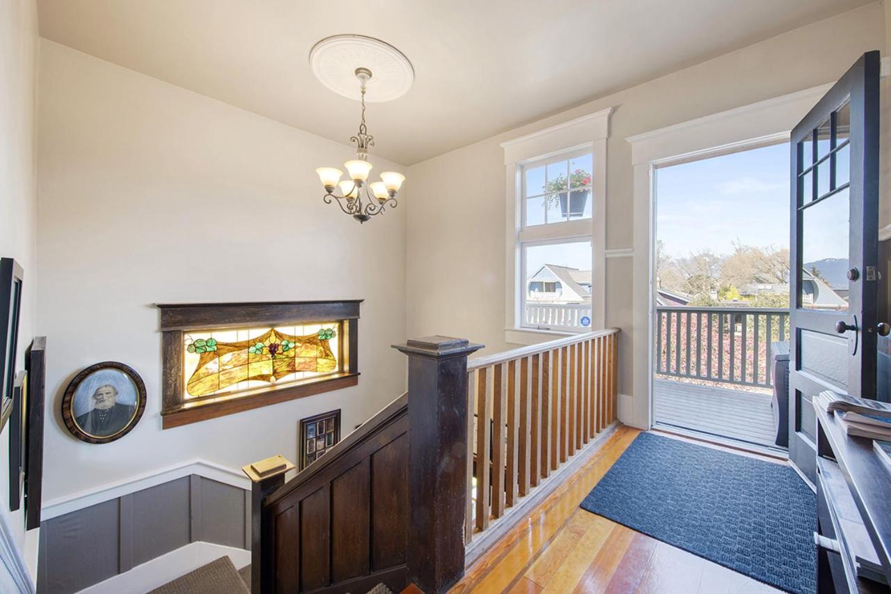 Queen Room with Garden View