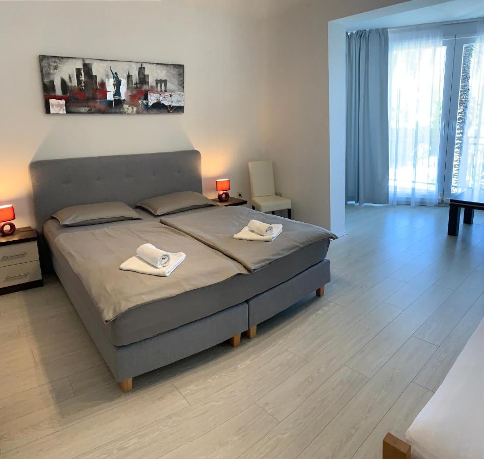 Dreibettzimmer mit Gemeinschaftsbad