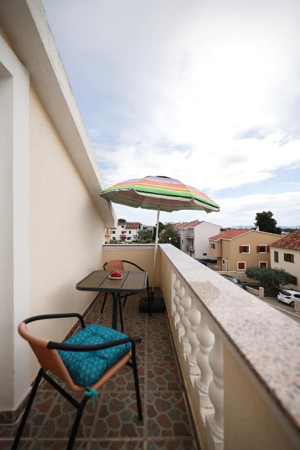 Appartamento con 2 Camere da Letto, Balcone e Vista mare