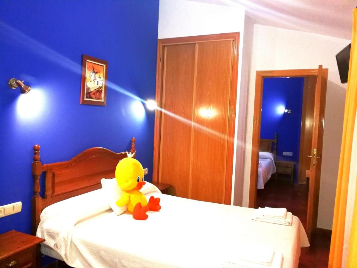 2 Doppelzimmer mit Verbindungstür