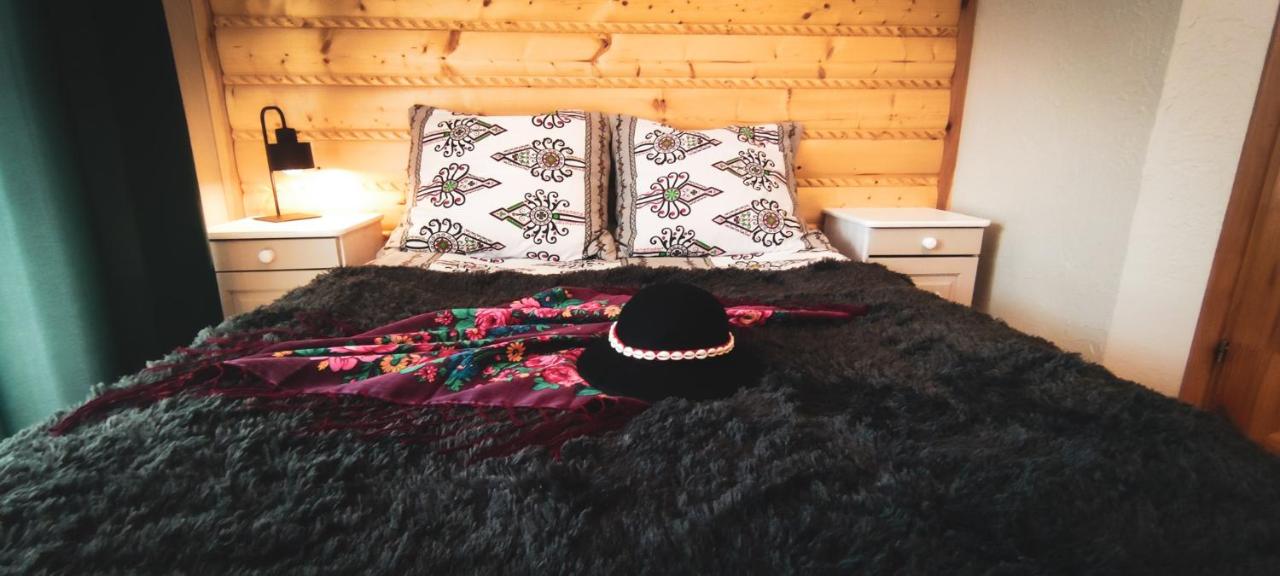 Deluxe Double Room (2 Adults + 1 Child)