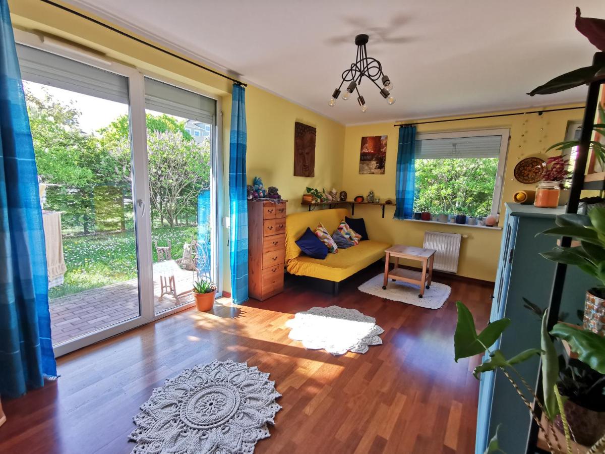 Przytulna kawalerka z ogrodem - Ferienwohnung