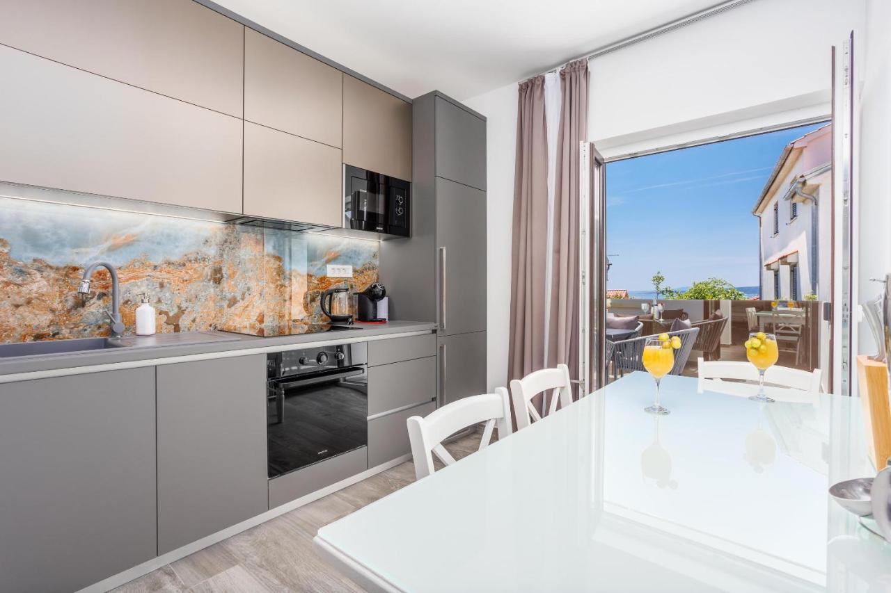 Appartement met 2 Slaapkamers, Balkon en Zeezicht