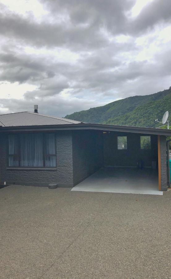 Picton Hilltop Apartment - B&B