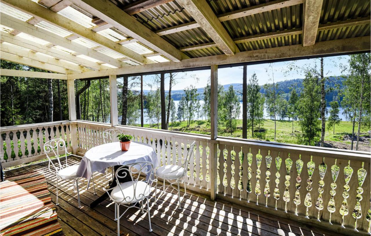 B&B Åmotfors - Amazing Home In motfors With 1 Bedrooms And Private Swimming Pool - Bed and Breakfast Åmotfors