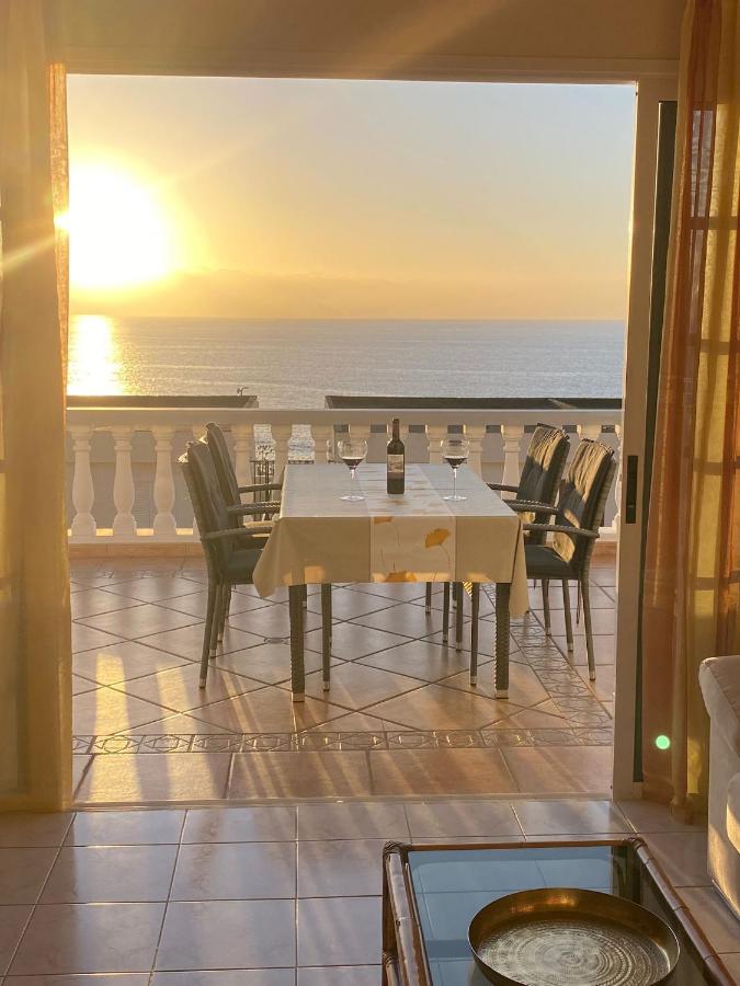 Ocean Pearl, luxuriöses Haus, Meerblick, große Sonnenterrasse, Teneriffa Süd, Los Gigantes, 600m zum Strand, 200m zum Ort, ruhig - B&B Los Gigantes