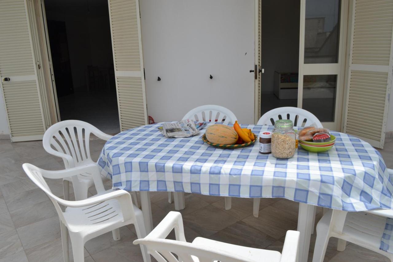 Appartamento x6 LL17 con ampio balcone a San Foca - Chambres d’hôtes