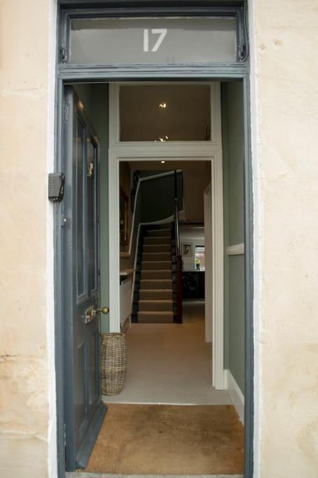Lovely 3 bed house in the heart of Cheltenham - Chambres d'hôtes Cheltenham