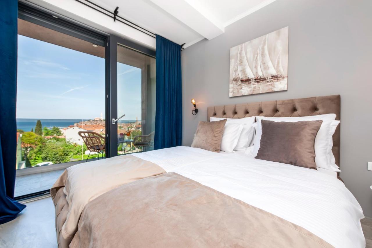 Deluxe Double Room with Balcony and Sea View