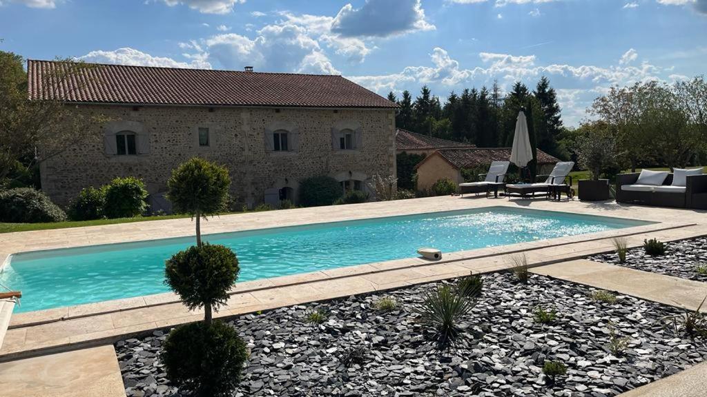 TENDANCE CAMPAGNE Chambre d'hôtes - B&B Marillac-le-Franc