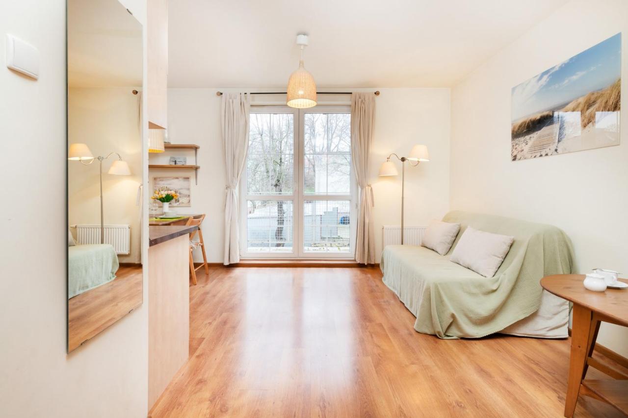 Studio 44 - B&B Puck