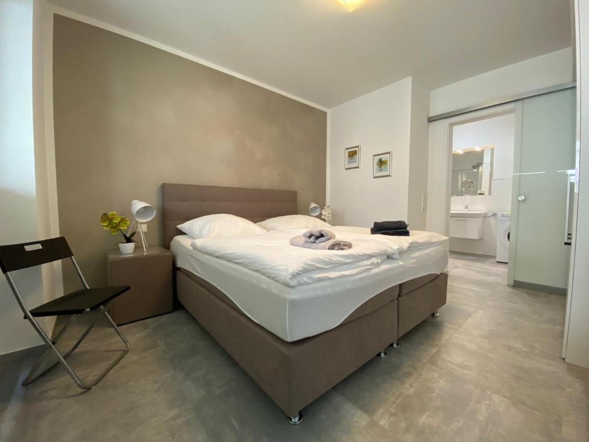 Apartment mit Balkon