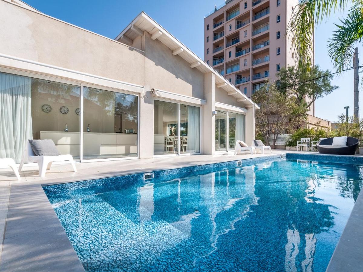 B&B Herzlia - Magical Villa With Pool - Bed and Breakfast Herzlia