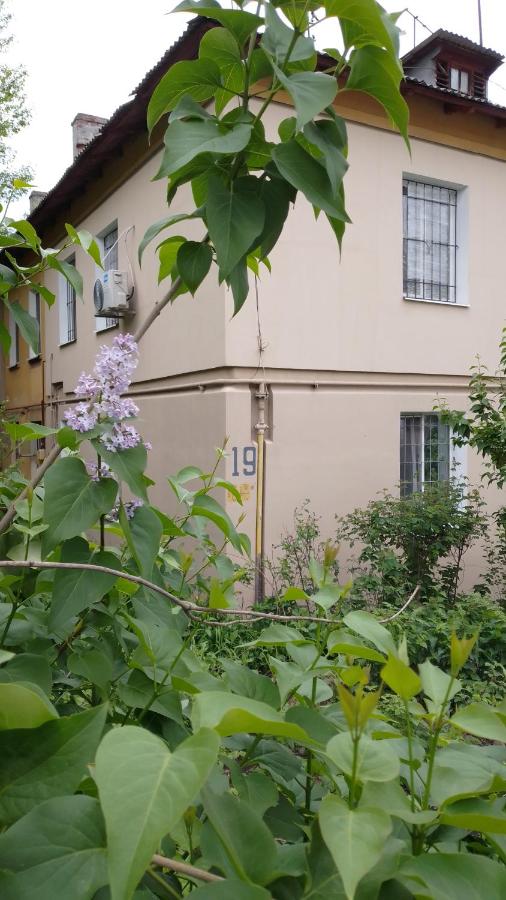 Apartments KVADRO Dnepr, ул Холодноярская, 19, Метеор Апполо Рабочая Титова - Chambres d'hôtes Dnipro