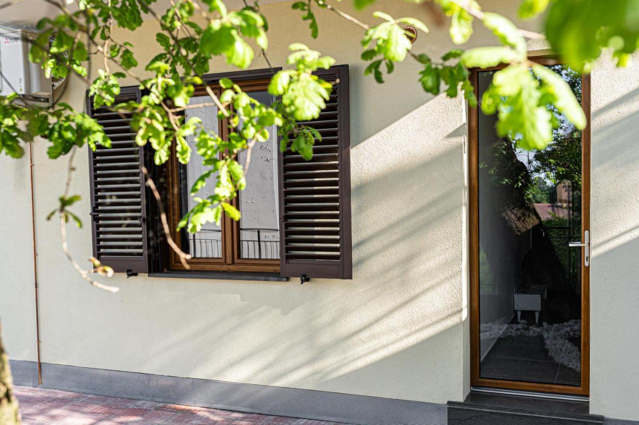 Apartment with Garden View
