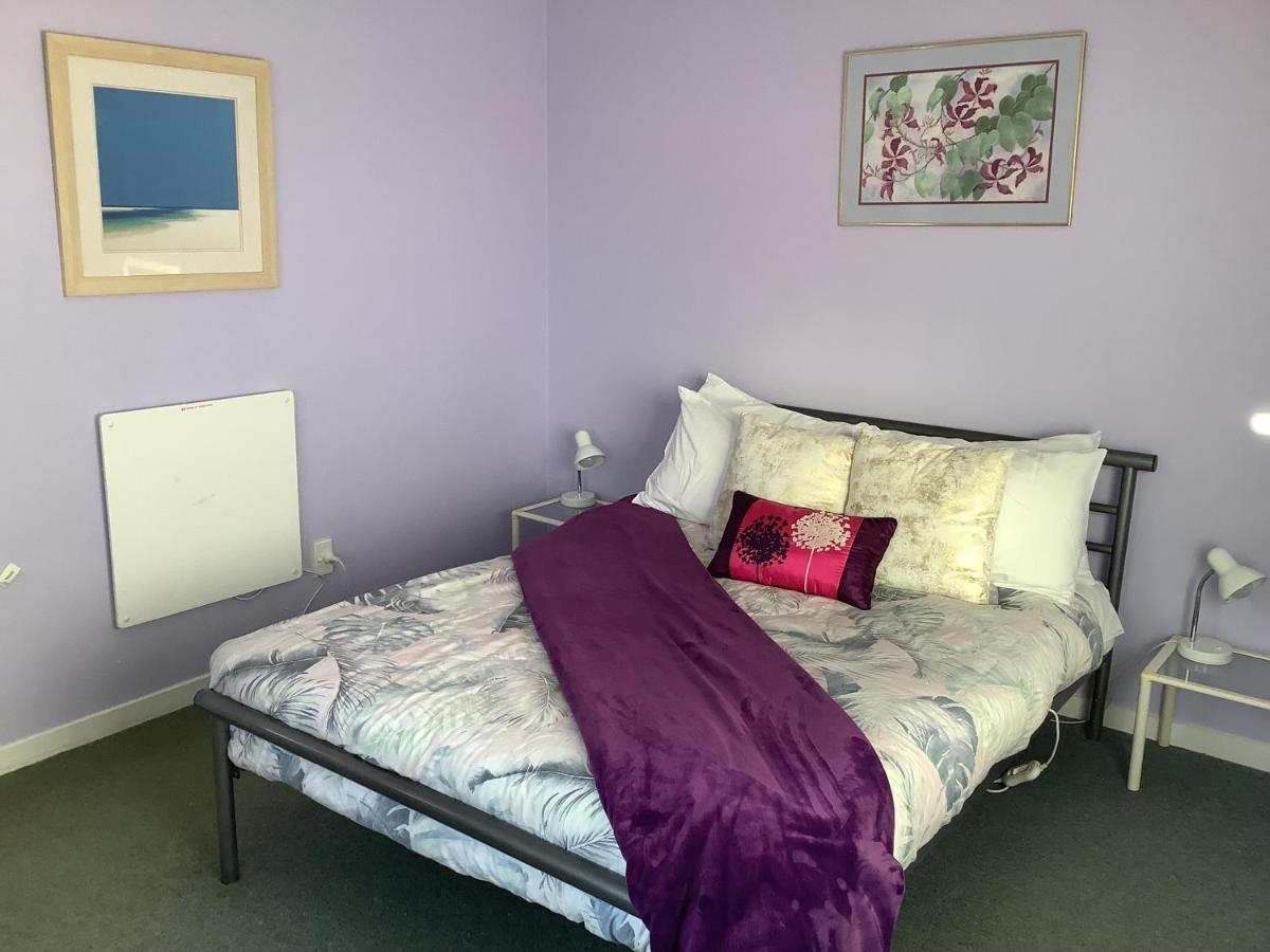Two-Bedroom Apartment with Private Bathroom