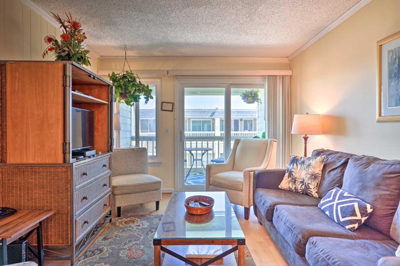 Walk to Beach! Isle of Palms Condo with Pool Access - Chambres d’hôtes Isle of Palms