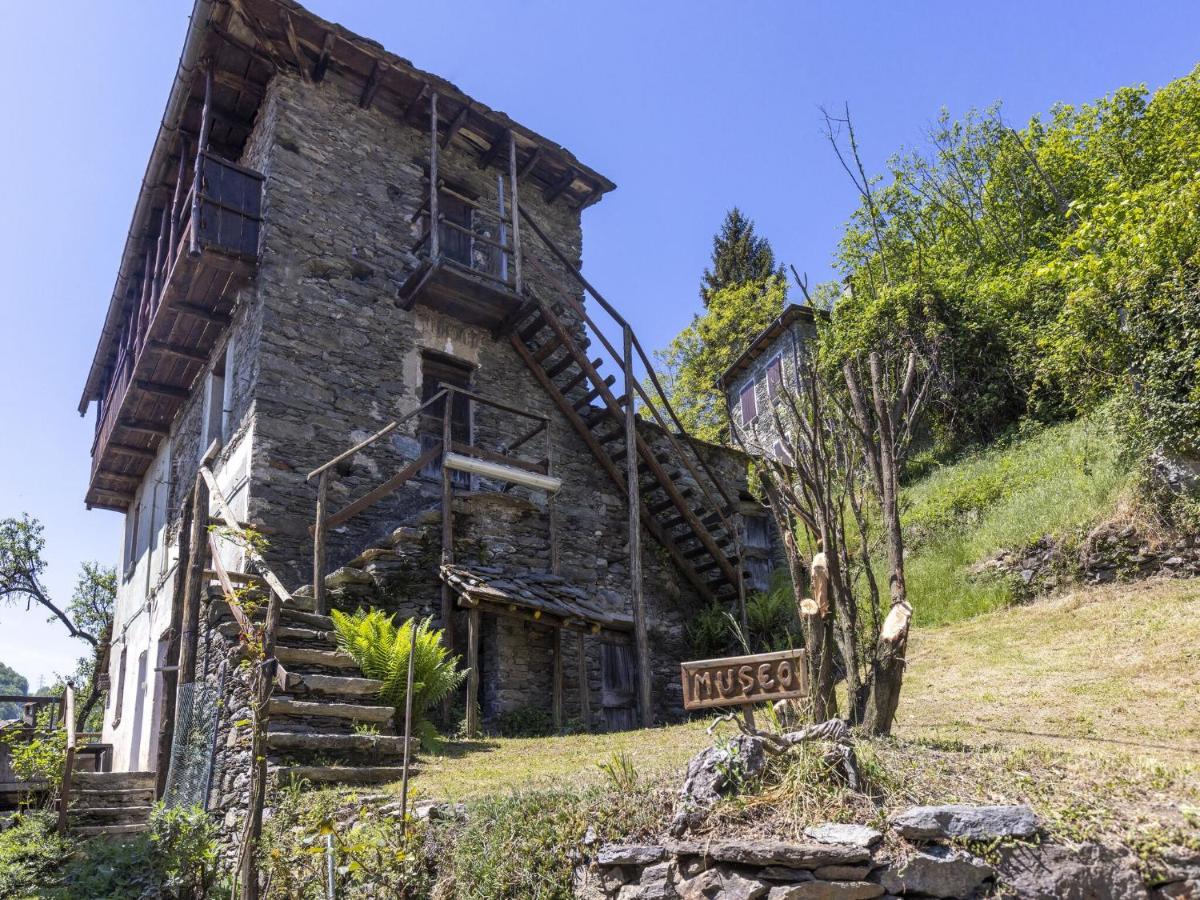 B&B Molino Nuovo - Heavenly Holiday Home in Carcente with Balcony - Bed and Breakfast Molino Nuovo