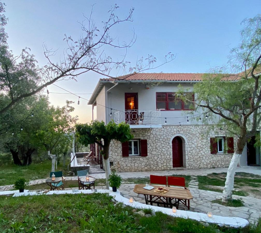 B&B Katoúna - Σπίτι στην Κατούνα με 4 δωμάτια & πανοραμική θέα, Katouna Home I - Bed and Breakfast Katoúna