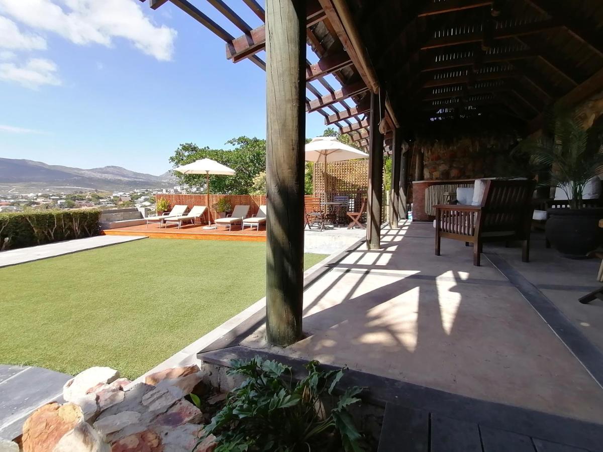 Courtyard Suite