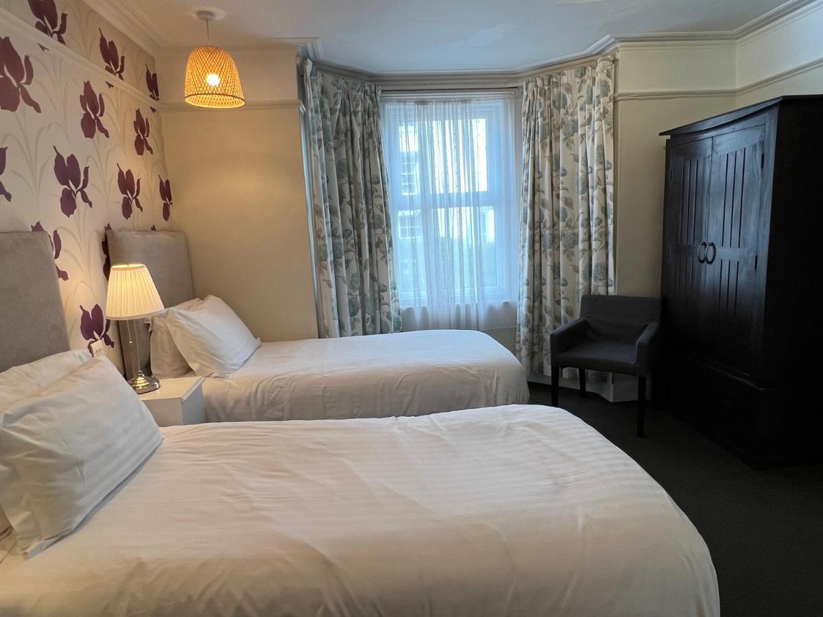 Camera Standard Doppia con Letti Singoli