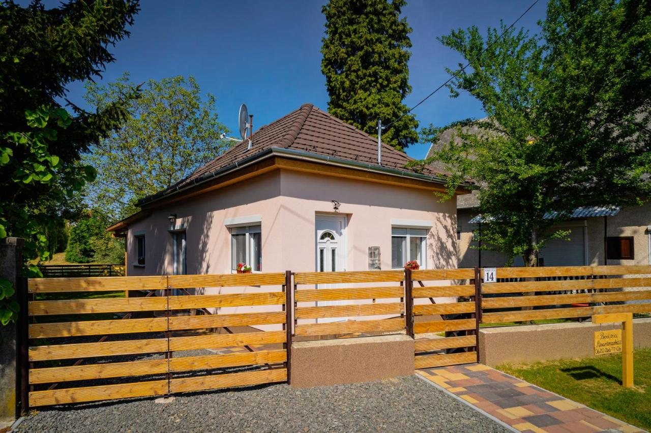 B&B Harkan - Bodza Apartmanház - Bed and Breakfast Harkan