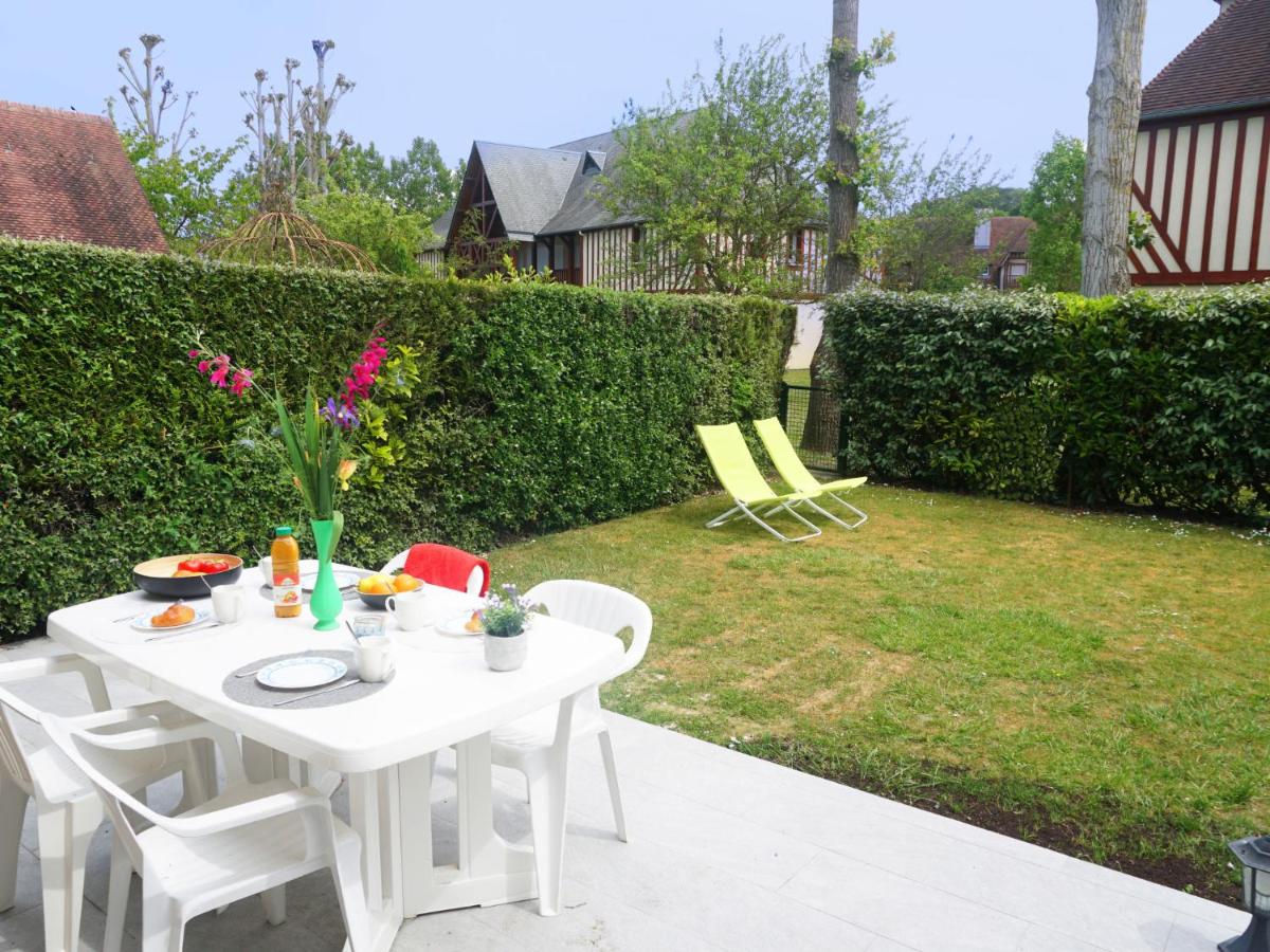 B&B Deauville - Holiday Home Domaine de Clairefontaine-2 by Interhome - Bed and Breakfast Deauville